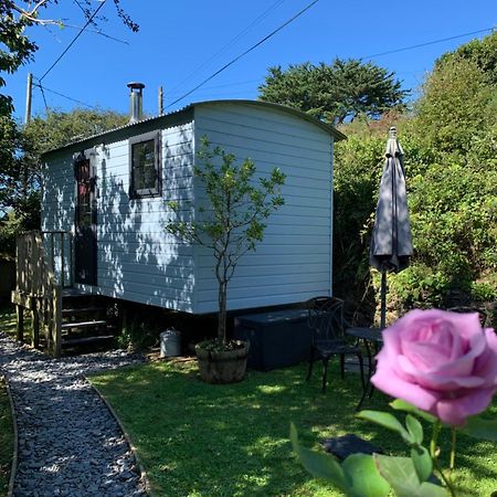 Tides Reach, Deluxe Shepherds Hut 1, 100M From The Beach Сент-Меррин Экстерьер фото